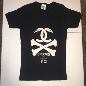 Crooks & Castles Women’s V-Neck